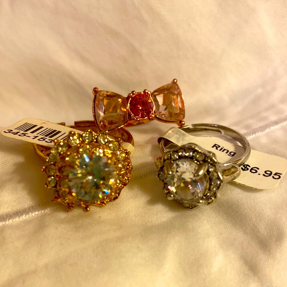 Costume ring bundle adjustable/rhinestone/faux diamonds/cocktail/faux engagement